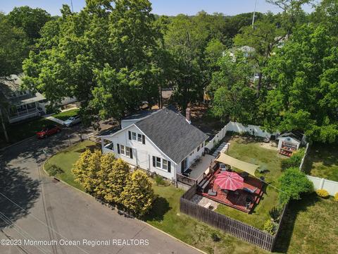 30 Lake Blvd, Aberdeen, NJ 07747