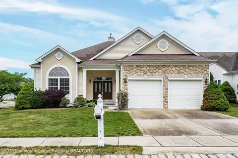 1 Sea Girt Ln, Waretown, NJ 08758