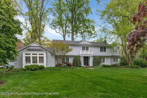 4 Clay Ct, Rumson, NJ 07760