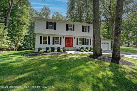 9 Manalapan Woods Dr, Manalapan, NJ 07726