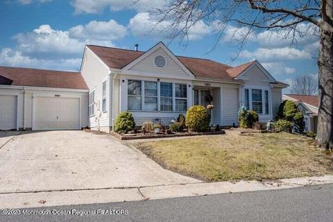 1127 Thornbury Ln #B, Manchester, NJ 08759