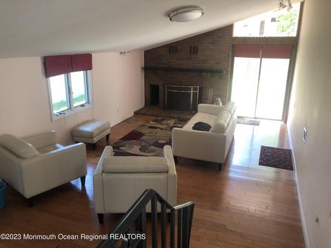 37 Boulevard E, Keyport, NJ 07735