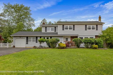 34 Meadowbrook Dr, Howell, NJ 07731