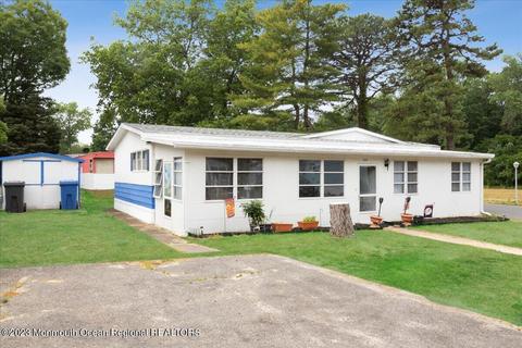 422 Roberts Rd, Toms River, NJ 08755