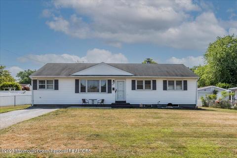 217 Sharon Dr, Toms River, NJ 08753