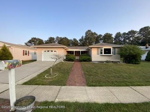 53 Santiago Ct, Berkeley, NJ 08721