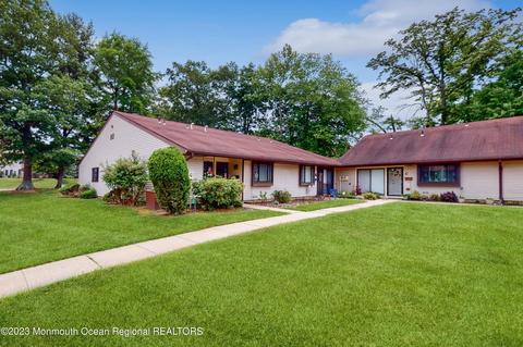 80 Overlook Way #A, Manalapan, NJ 07726