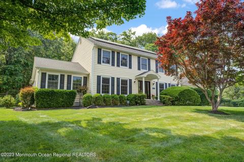 12 Blades Run Dr, Shrewsbury, NJ 07702