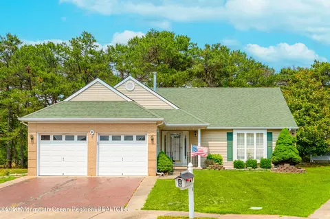 4 Ripley Ct, Toms River, NJ 08757
