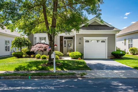 49 Silverside Rd, Lakewood, NJ 08701