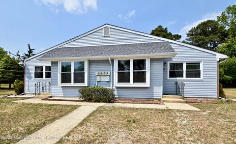 28 Hancock Dr #A, Whiting, NJ 08759
