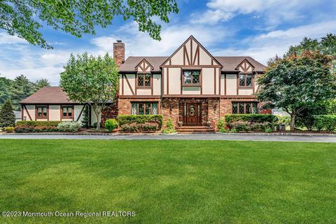 35 Rambling Brook Dr, Holmdel, NJ 07733