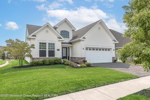 93 Honeysuckle Dr, Barnegat, NJ 08005