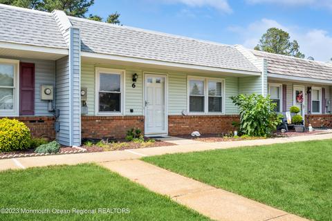 6 Regent Cir, Brick, NJ 08723 photo 2