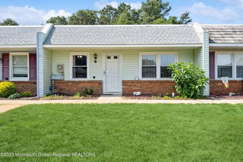 6 Regent Cir, Brick, NJ 08723 photo 4