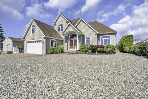 596 S End Ave, Toms River, NJ 08753