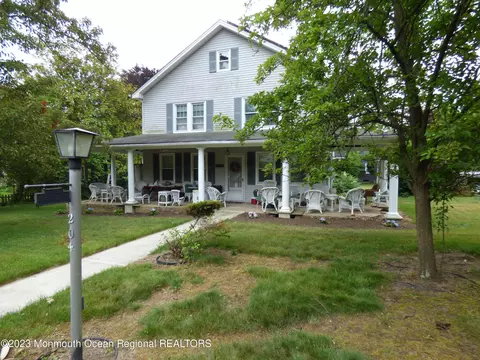 204 Monmouth Ave, Atlantic Highlands, NJ 07716