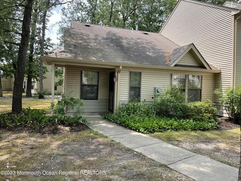 1900 Lilly Ln, Jackson, NJ 08527