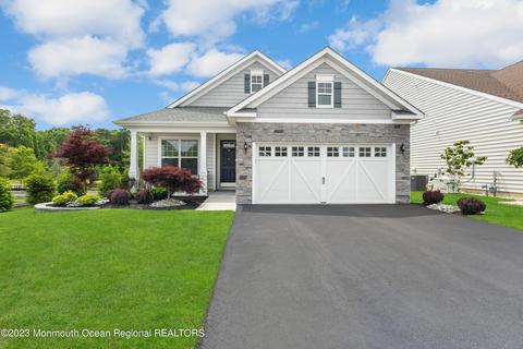 44 Banquet Ct, Howell, NJ 07731