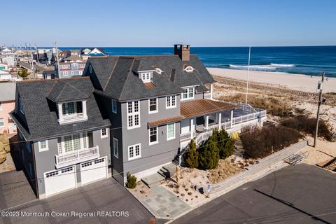 12 Plainfield Ave, Lavallette, NJ 08735