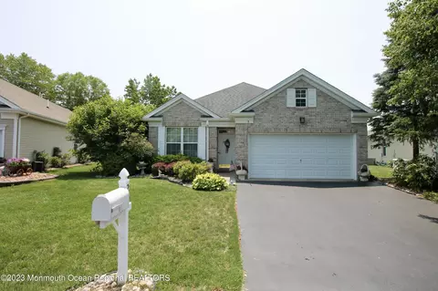 28 Banstead Way, Jackson, NJ 08527