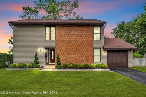 12 Overton Rd, East Windsor, NJ 08520