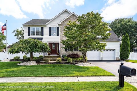 7 Nate Ln, Howell, NJ 07731