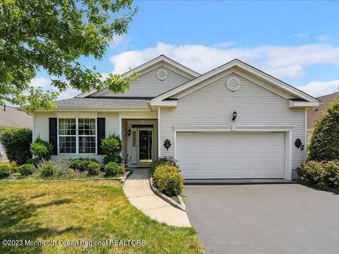 27 Pond View Cir, Barnegat, NJ 08005