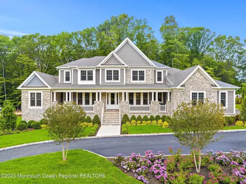 16 Majestic Woods Dr, Monroe, NJ 08831
