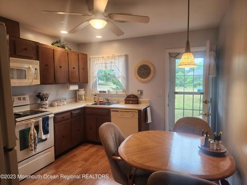 607 Willow Ct #B, Whiting, NJ 08759 photo 29