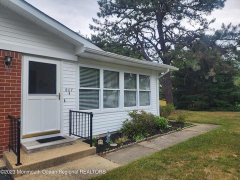 607 Willow Ct #B, Whiting, NJ 08759 photo 3