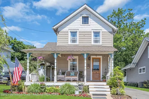 35 Clark St, Manasquan, NJ 08736