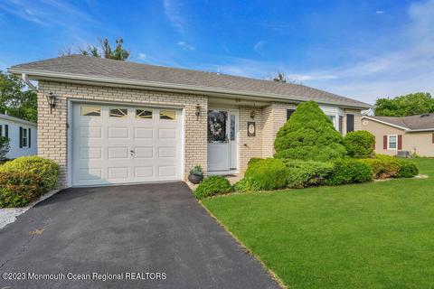 95 Mansfield Dr, Brick, NJ 08724