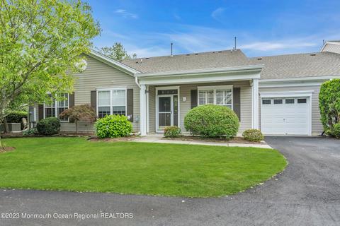 14 Autumntide Dr, Lakewood, NJ 08701