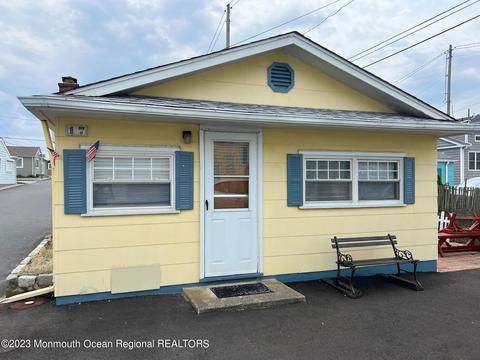 17 E Chadwick Way, Lavallette, NJ 08735