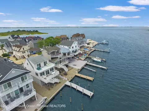 24 Harborside Dr E, Seaside Heights, NJ 08751