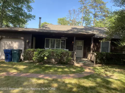 46 Mayflower Dr, Little Egg Harbor, NJ 08087