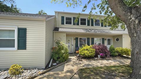 27 Carribean Ct, Barnegat, NJ 08005