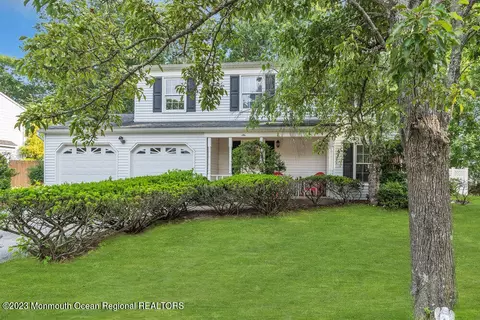 6 Weymouth Dr, Howell, NJ 07731