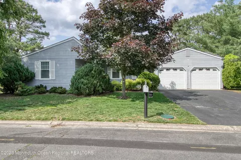 13 Amesbury Rd, Whiting, NJ 08759