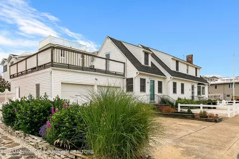129 E South 32nd St, Long Beach Township, NJ 08008