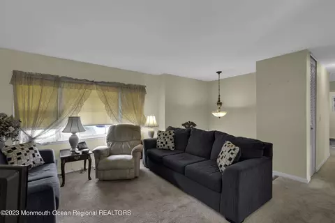 7 Iris Dr, Jackson, NJ 08527 photo 3