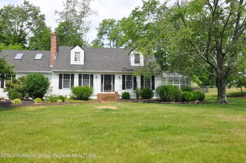 51 Hill Rd, Allentown, NJ 08501