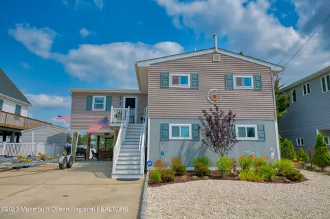 30 Lake Huron Dr, Little Egg Harbor, NJ 08087