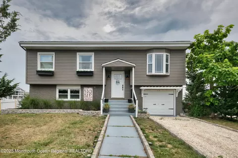 1 W Delaware Dr, Little Egg Harbor, NJ 08087