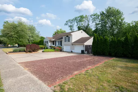268 Harmony Rd, Middletown, NJ 07748 photo 9