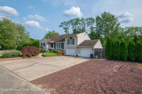 268 Harmony Rd, Middletown, NJ 07748 photo 6