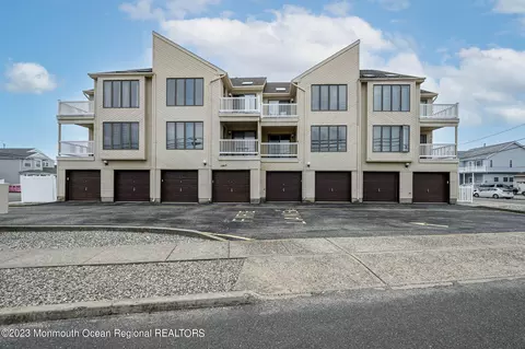 1660 Bay Blvd #105, Seaside Heights, NJ 08751