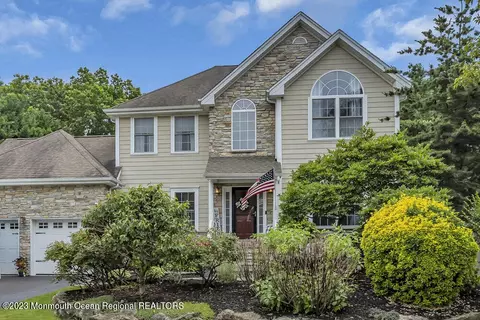 8 Poppy Ln, Howell, NJ 07731