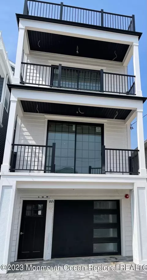 22 Dupont Ave, Seaside Heights, NJ 08751
